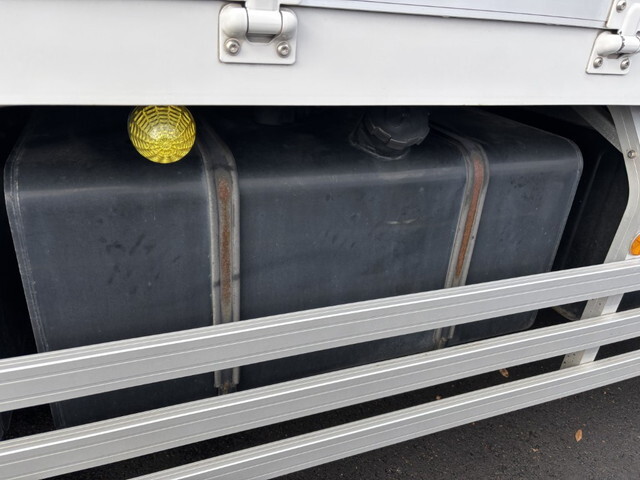 UDトラックスクオンアルミウイング大型（10t）[写真30]