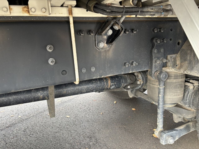 UDトラックスクオンアルミウイング大型（10t）[写真32]