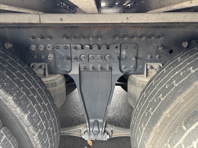 UDトラックスクオンアルミウイング大型（10t）[写真33]