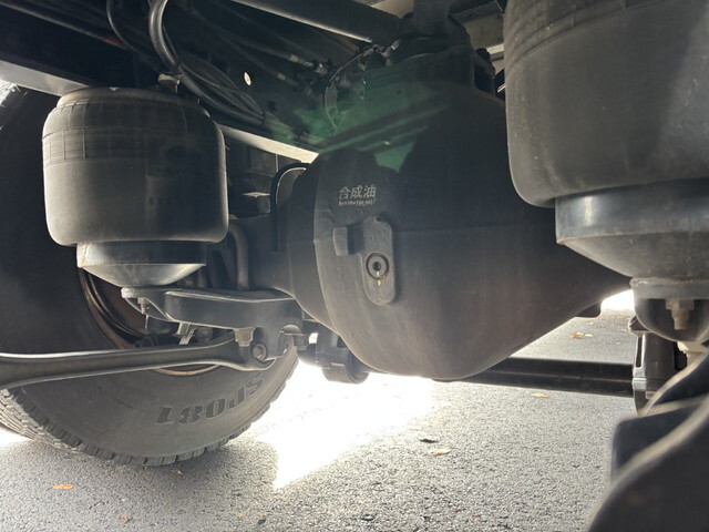 UDトラックスクオンアルミウイング大型（10t）[写真36]