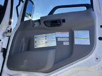 UDトラックスクオントレーラーヘッド（トラクターヘッド）大型（10t）[写真17]