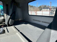 UDトラックスクオントレーラーヘッド（トラクターヘッド）大型（10t）[写真21]