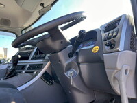 UDトラックスクオントレーラーヘッド（トラクターヘッド）大型（10t）[写真24]