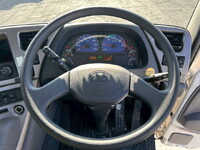 UDトラックスクオントレーラーヘッド（トラクターヘッド）大型（10t）[写真25]