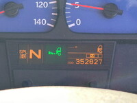 UDトラックスクオントレーラーヘッド（トラクターヘッド）大型（10t）[写真27]