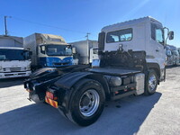 UDトラックスクオントレーラーヘッド（トラクターヘッド）大型（10t）[写真02]