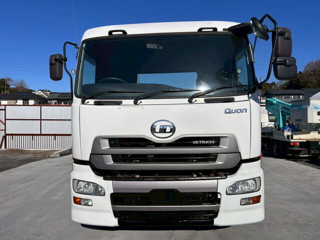 UDトラックスクオントレーラーヘッド（トラクターヘッド）大型（10t）[写真03]