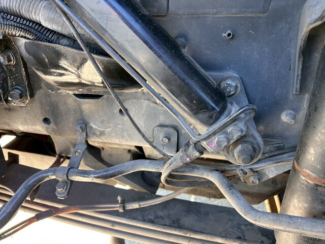 UDトラックスクオントレーラーヘッド（トラクターヘッド）大型（10t）[写真32]