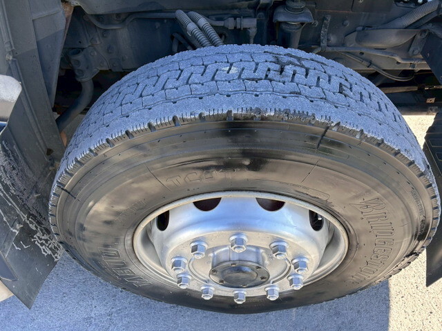 UDトラックスクオントレーラーヘッド（トラクターヘッド）大型（10t）[写真40]