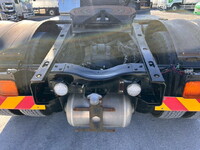 UDトラックスクオントレーラーヘッド（トラクターヘッド）大型（10t）[写真08]