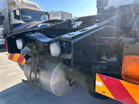 UDトラックスクオントレーラーヘッド（トラクターヘッド）大型（10t）[写真09]