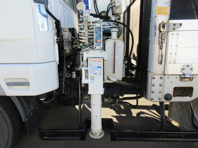 三菱ふそうファイタークレーン3段中型（4t）[写真26]