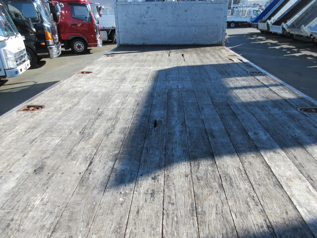 三菱ふそうファイタークレーン3段中型（4t）[写真34]