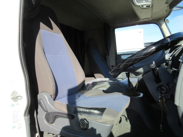 三菱ふそうファイタークレーン3段中型（4t）[写真09]