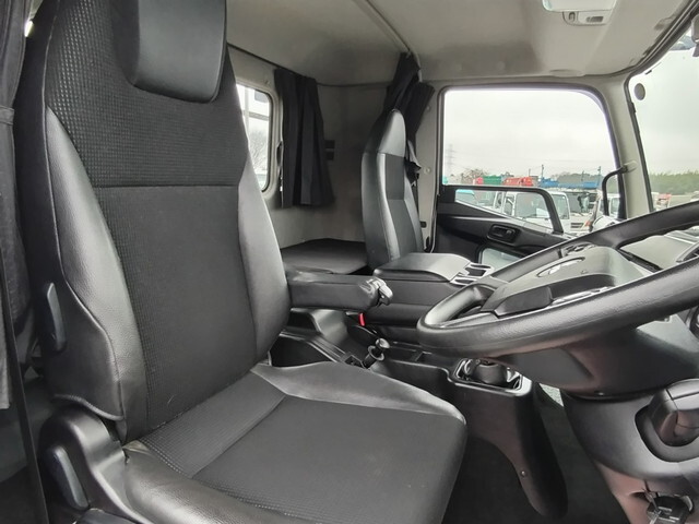 三菱ふそうファイターアルミブロック中型（4t）[写真19]