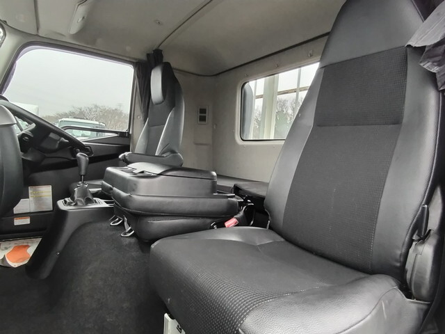 三菱ふそうファイターアルミブロック中型（4t）[写真20]