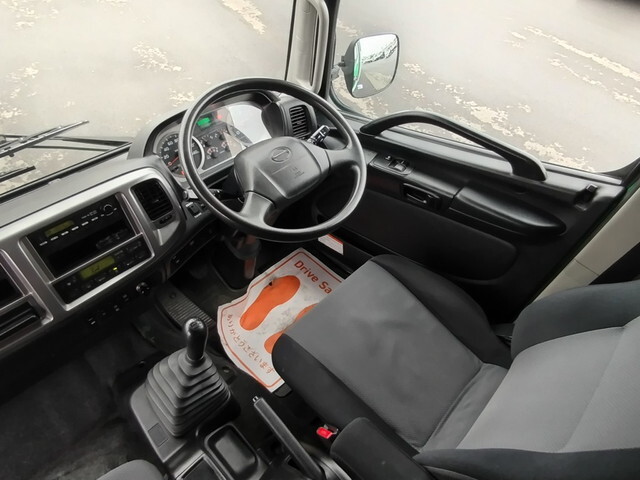 日野レンジャーアルミウイング中型（4t）[写真25]