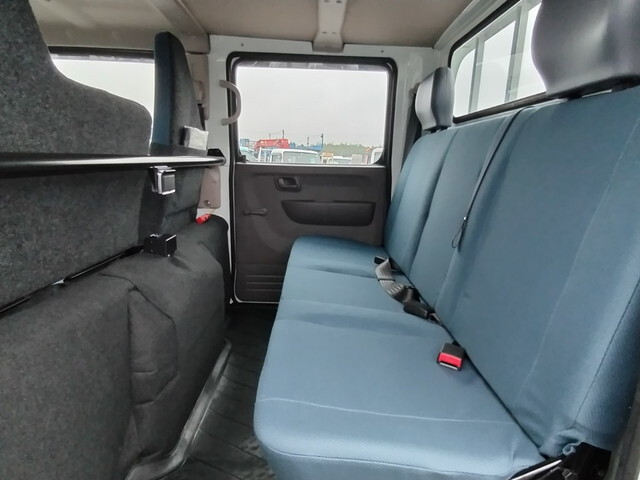 三菱ふそうキャンターダブルキャブ（Wキャブ）小型（2t・3t）[写真23]