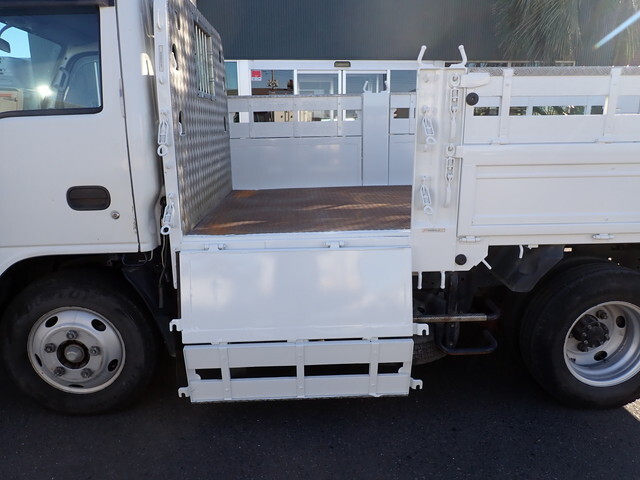 いすゞエルフ平ボディ小型（2t・3t）[写真16]