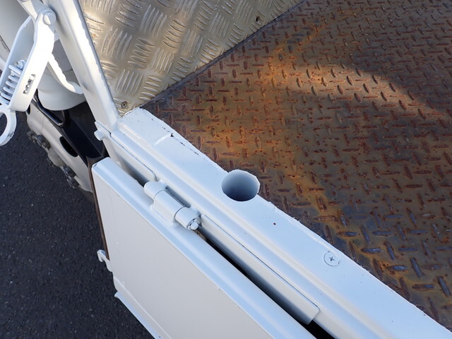 いすゞエルフ平ボディ小型（2t・3t）[写真17]