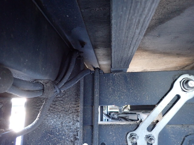 いすゞエルフ平ボディ小型（2t・3t）[写真25]