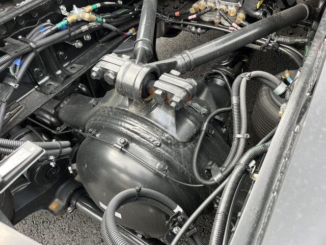 三菱ふそうグレートトレーラーヘッド（トラクターヘッド）大型（10t）[写真08]