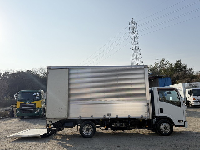 いすゞエルフアルミウイング小型（2t・3t）[写真10]