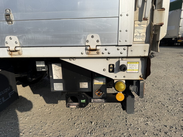 いすゞエルフアルミウイング小型（2t・3t）[写真24]