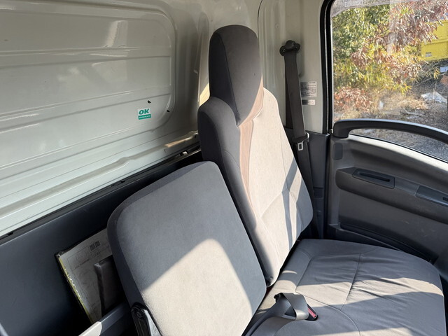 いすゞエルフアルミウイング小型（2t・3t）[写真38]