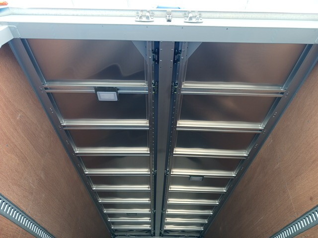 いすゞフォワードアルミウイング中型（4t）[写真10]