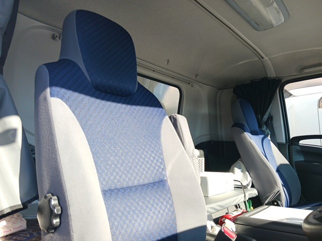 いすゞフォワードアルミウイング中型（4t）[写真22]