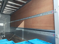 いすゞフォワードアルミウイング中型（4t）[写真10]