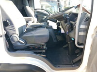 いすゞフォワードアルミウイング中型（4t）[写真20]