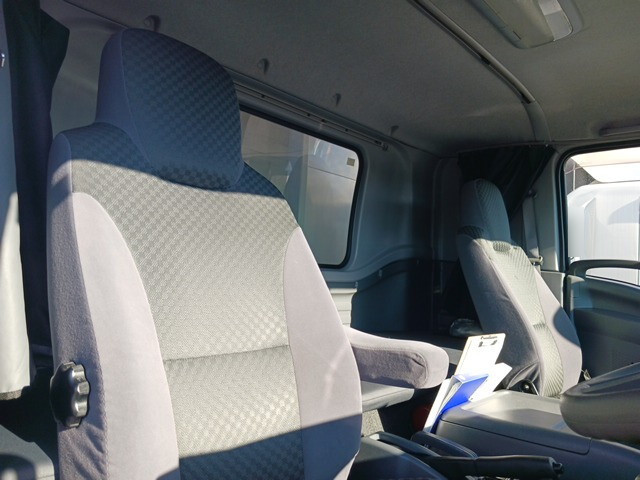 いすゞフォワードアルミウイング中型（4t）[写真20]