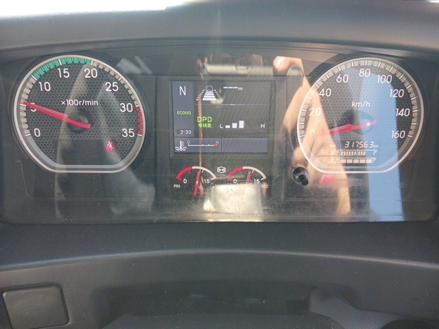 いすゞフォワードアルミウイング中型（4t）[写真23]