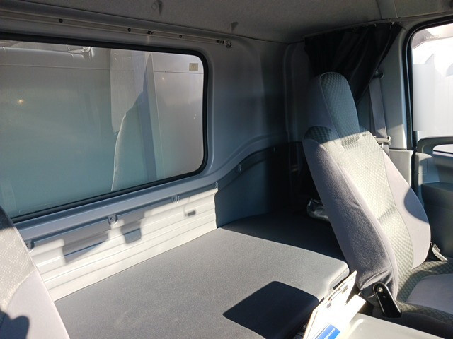 いすゞフォワードアルミウイング中型（4t）[写真29]