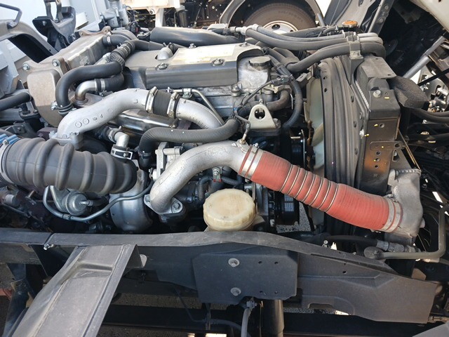 いすゞフォワードアルミウイング中型（4t）[写真37]