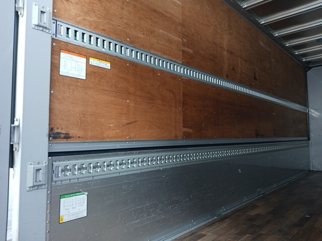 いすゞフォワードアルミウイング中型（4t）[写真06]