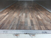 いすゞフォワードアルミウイング中型（4t）[写真10]