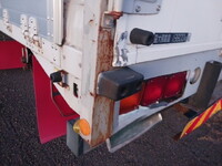 いすゞギガアルミウイング大型（10t）[写真14]