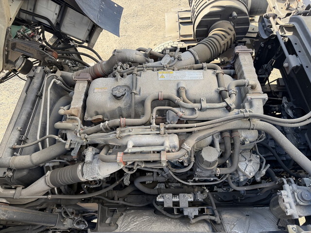 いすゞギガアルミウイング大型（10t）[写真17]