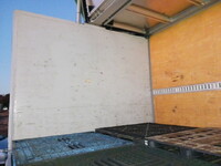 いすゞギガアルミウイング大型（10t）[写真19]