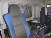 いすゞギガアルミウイング大型（10t）[写真21]