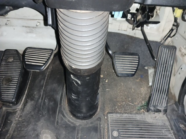 いすゞギガアルミウイング大型（10t）[写真21]