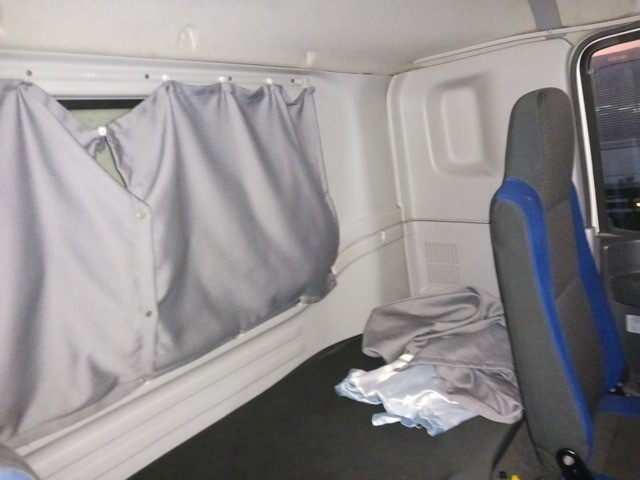 いすゞギガアルミウイング大型（10t）[写真23]