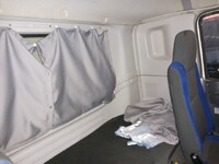 いすゞギガアルミウイング大型（10t）[写真24]