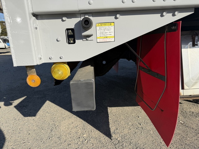 いすゞギガアルミウイング大型（10t）[写真29]