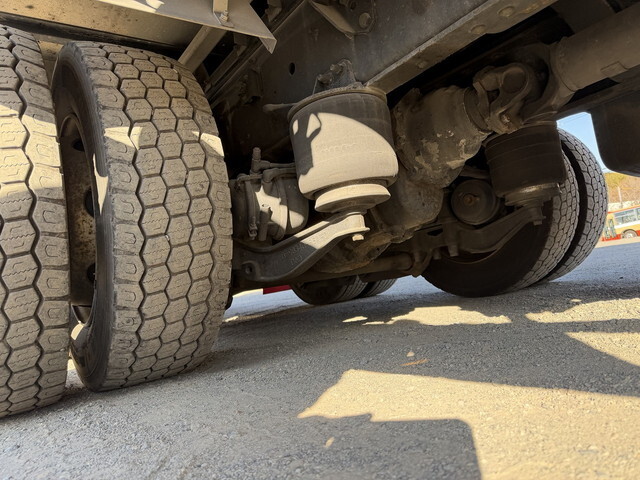 いすゞギガアルミウイング大型（10t）[写真31]