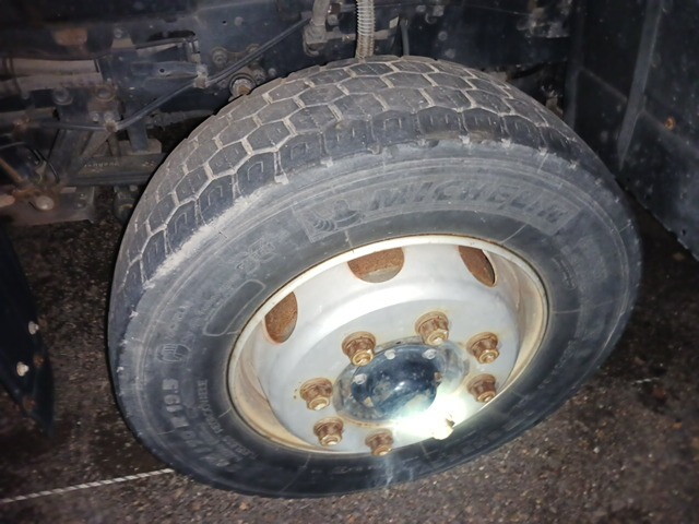 いすゞギガアルミウイング大型（10t）[写真32]