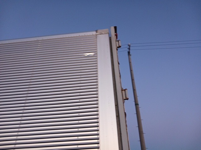 いすゞギガアルミウイング大型（10t）[写真05]